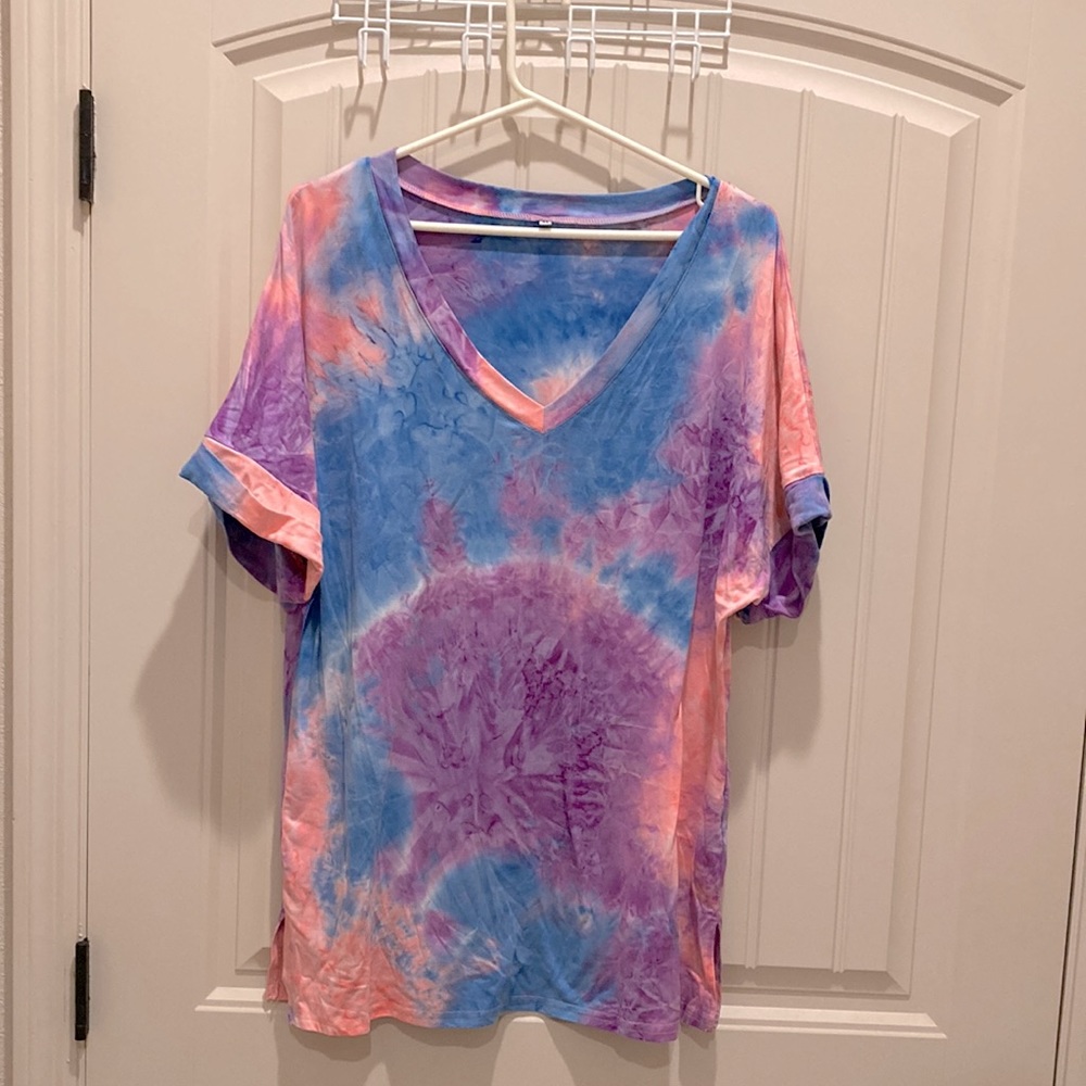 Tie-Dye Hippie Colorful V-Neck Women’s Size XL Top Short Sleeves Soft Stretch